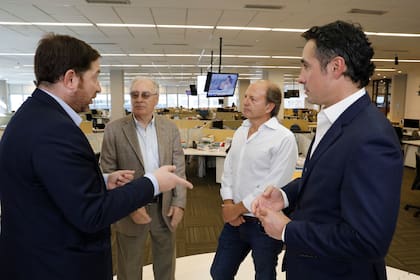 "Es un blanqueo productivo, que va a generar inversión y movimiento en la economía real", se entusiasma Pellegrini, UOCRA