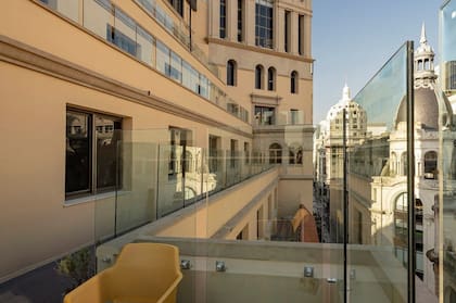 Es un edificio icónico del skyline porteño