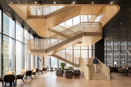 Es un espacio para la presencia física de 10.000 personas