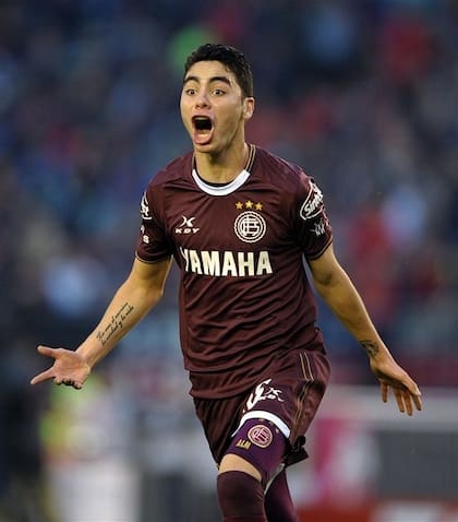 "Es un jugador diferente, no será fácil reemplazarlo", dice el DT Jorge Almirón sobre Miguel Almirón