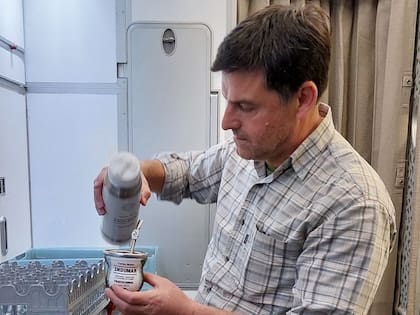 “Es un primer negocio y la empresa va a envasar con su propia marca en China, tenemos una gran expectativa de que el negocio crezca”, indicó Héctor Dingler, titular de la Cooperativa 2 de Mayo