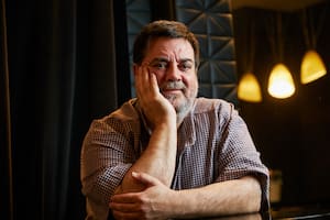 Carlos Portaluppi: del drama familiar que nunca contó al peligroso “experimento” teatral que protagoniza