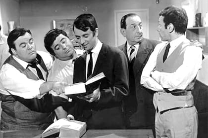 Escena de El Bulín, de 1969, junto a Jorge Porcel, Norman Briski, Fidel Pintos y Javier Portales