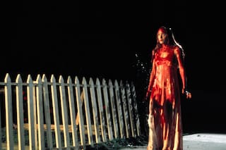Carrie, “santa patrona” de las víctimas de bullying, fue la primera criatura creada por Stephen King hace 50 años