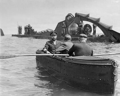 Escena de la pelcula Veinte mil leguas de viaje submarino (1954), basada en la novela de Julio Verne, en la que aparece el submarino Nautilus.