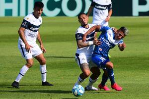 Vélez lo empató en el final con un jugador menos y una jugada preparada