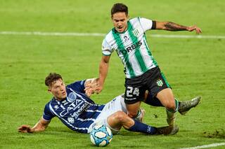 Banfield no salió de un 0-0 con Godoy Cruz, pero vuelve clasificado de Mendoza