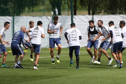 Escena del entrenamiento de este martes de la selección argentina