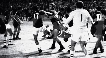 Escenas de barbarie en la Bombonera.