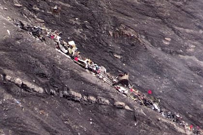 Escenas de profundo dolor entre los familiares de las victimas de la tragedia de Germanwings