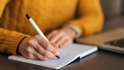 "Escribir no es más que un sueño guiado", Jorge Luis Borges