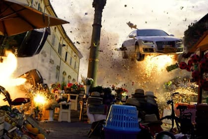 Escuadrón 6 abre con una impactante secuencia de 15 minutos que no da respiro