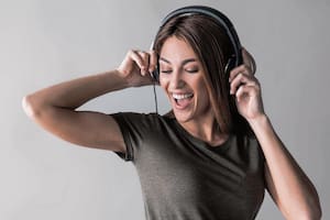 Escuchar géneros tristes o alegres influye en la personalidad
