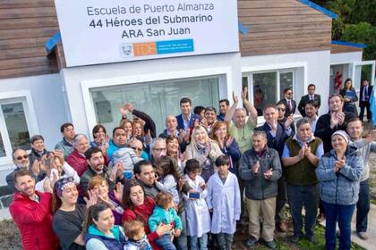 El edificio se inauguró en marzo y asisten cuatro alumnos