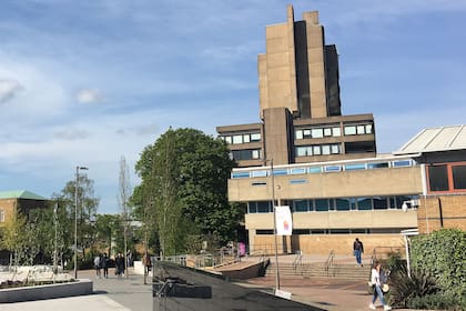 Escuela de Ingeniería de Leicester, de James Stirling