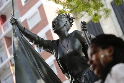 Escultura de María remedios del Valle inaugurada en la Plazoleta Alfonso Castelao