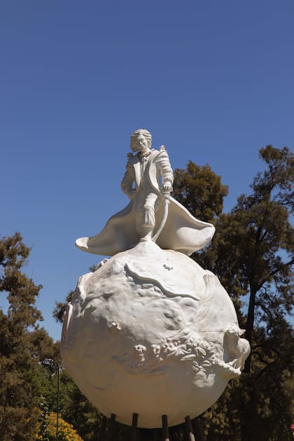 Escultura en el Parque San Carlos de Concordia.