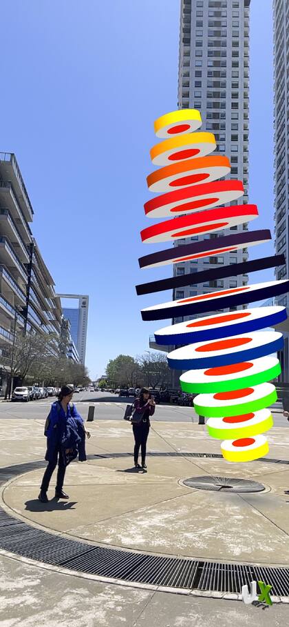 Escultura virtual de Martha Boto, geolocalizada en una plazoleta de Puerto Madero