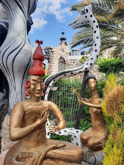 Esculturas que guardan el mensaje espiritual de Dionisio para con sus visitantes