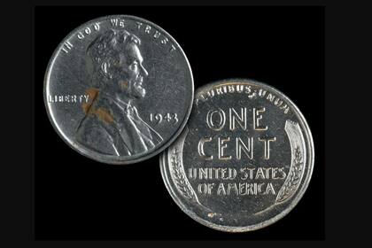 Ese año, se acuñaron más de 684 millones de monedas plateadas, hoy comunes y de bajo valor