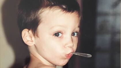 Ese pequeño granuja posa con picardía luego de alguna travesura.