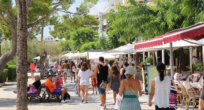 “Eso hace que te contactes con gente con la cual te ponés a charlar, te invitan, y te preguntan cómo está tu país"