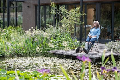 Eso mismo que sucede ahí afuera, en el jardín, nos pasa internamente