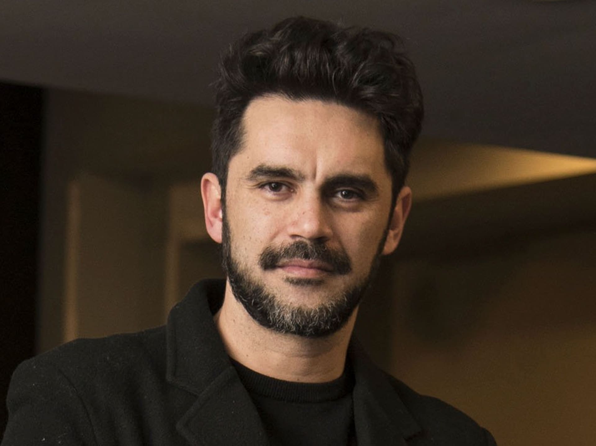 Gonzalo Heredia: entre su obsesión por escribir, el machismo heredado y las bromas de su mujer - LA NACION