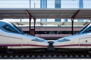 Cómo el accidente ferroviario que dejó 45 muertos en España cuestiona su elogiado sistema de trenes