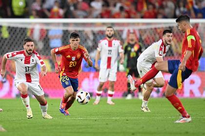 España juega bien, pero no lo liquida