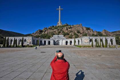 Dentro del mausoleo está la tumba del dictador