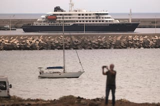 España reporta nuevo caso de hantavirus en pasajero evacuado de crucero; brote llega a 11