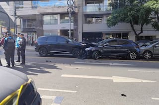 Una camioneta a contramano provocó un choque múltiple en Belgrano: ocho heridos