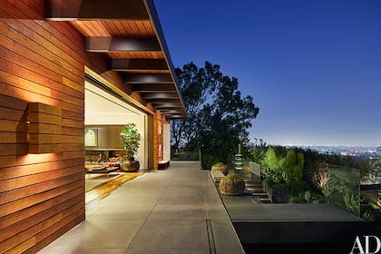 Espectacular terraza con vista a las laderas de Santa Monica (Architectural Digest)