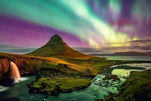 Espectáculo de la aurora boreal en Islandia.