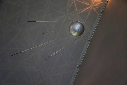 La réplica del satélite Sputnik otro de los atractivos del planetario