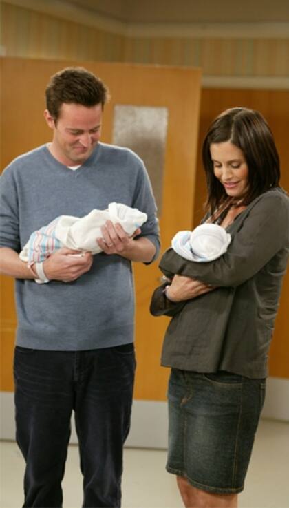 Chandler y Monica se convierten en padres en el capítulo final de la serie