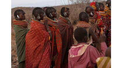 Esperando que sus hombres vuelvan a casa con su ganado