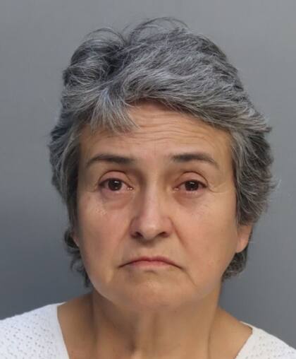 Esperanza Ortiz-Carvajal, de 60 años, fue arrestada en el aeropuerto de Miami por violar un área operativa