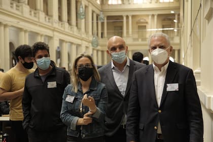 Espert durante una visita al centro de escrutinio definitivo donde se confirmó que se quedó sin una de las bancas que había conseguido según el recuento provisorio