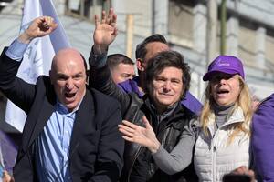 Espert junto a los hermanos Milei