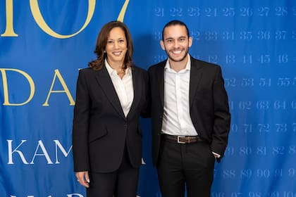 Espina es considerado el activista latino con más seguidores en redes sociales en Estados Unidos