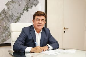 Espinoza, al firmar un aumento para municipales