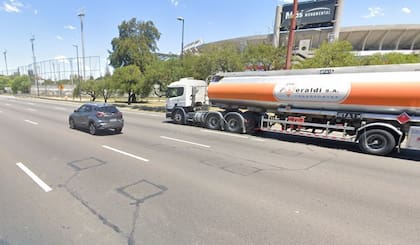 Espiras colocadas en la autopista Lugones a la altura del Estadio Monumental