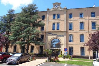 El alcalde de la ciudad francesa de Agda está siendo acusado de emplear fondos públicos para favorecer a una adivina.