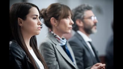 Espósito, Estévez y Sbaraglia en Acusada