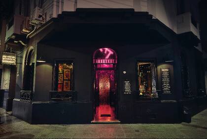 Esquina de Guatemala y Thames, donde funciona 3 Monos Bar
