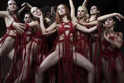 Esta actriz estadounidense, de 31 años, no pasó un buen momento cuando protagonizó la película de terror "Suspiria"