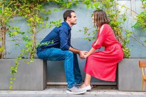 Esta analogía intenta decirnos que sin uno de esos pilares o “patas”, nuestra silla se tambalea o se cae.