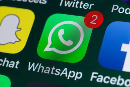 Esta aplicación permite cambiar la apariencia del logo de las apps, como es el caso de WhatsApp